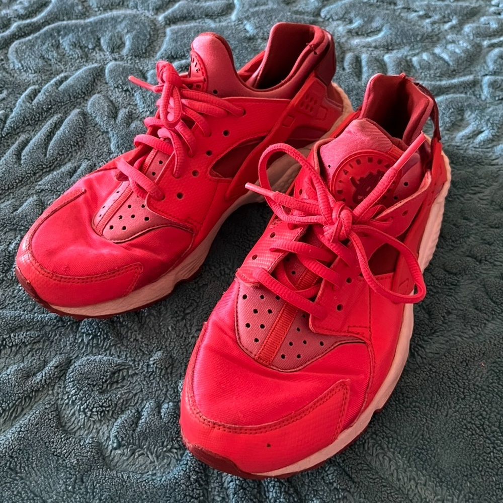 Pink Nike Air Tennis Shoes